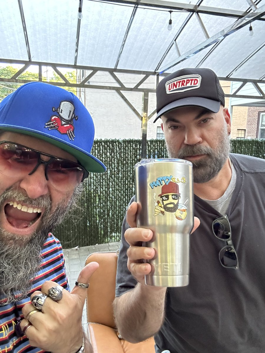 mattyrock2k's tweet photo. Much love and happy Thursday peeps. Behold more of my shameless self promotion. Making sure Paul has to look at my mug on mug when he has his coffee. Shameless! #love #happy #huskyaquaman #yeti #robotswillkill #chrisrwk #coffee https://t.co/IiNlj7zrx7