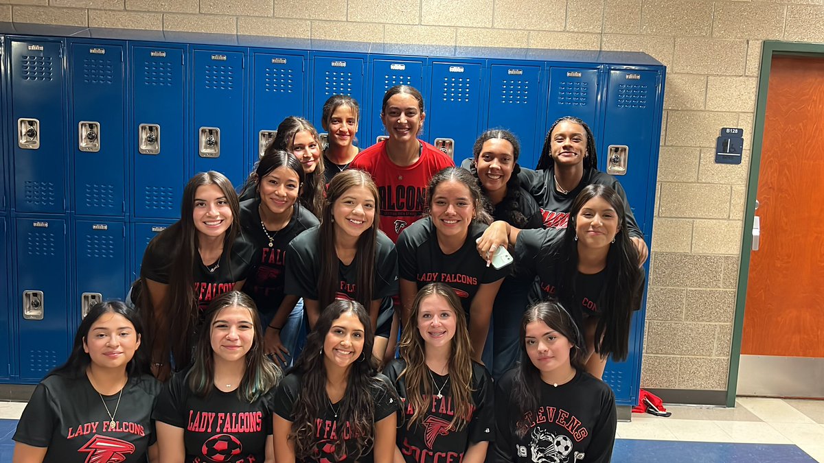 ladyfalconsoc's tweet photo. Falcon Kickoff Pep Rally! https://t.co/jnIWxAFJNb