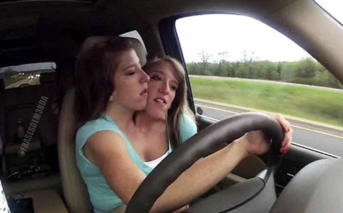 frasesdem3rda's tweet photo. O que é pior do que uma mulher ao volante…? https://t.co/sqgB8orEbC