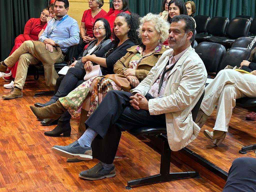 Saludtarapaca's tweet photo. Directora @Saludtarapaca María Paz Iturriaga y director @Hospitaliquique Sergio González destacan rol de #Matrones y #Matronas en ceremonia oficial en el marco del #DíaDeLaMatronería @ministeriosalud @DPRTarapaca @DPPTamarugal https://t.co/JJhcdwbxUW