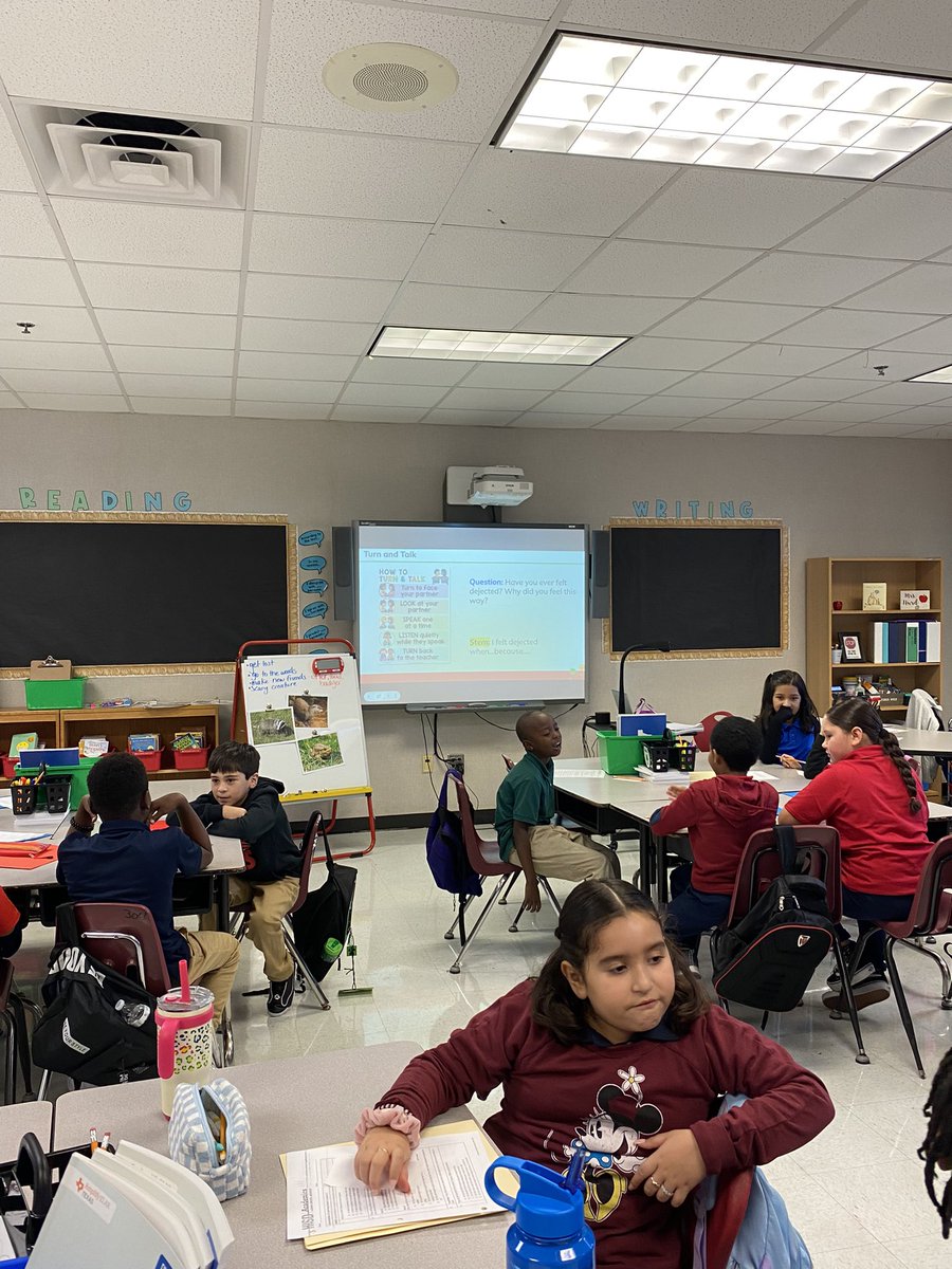mshurd_'s tweet photo. This week in third! Students worked together to sequence events in our read aloud, engaged in meaningful structured conversations about our text and got to write alternate endings to our favorite chapter so far. #thrivinginthird @hisd_SRE https://t.co/CkLSGA7njq