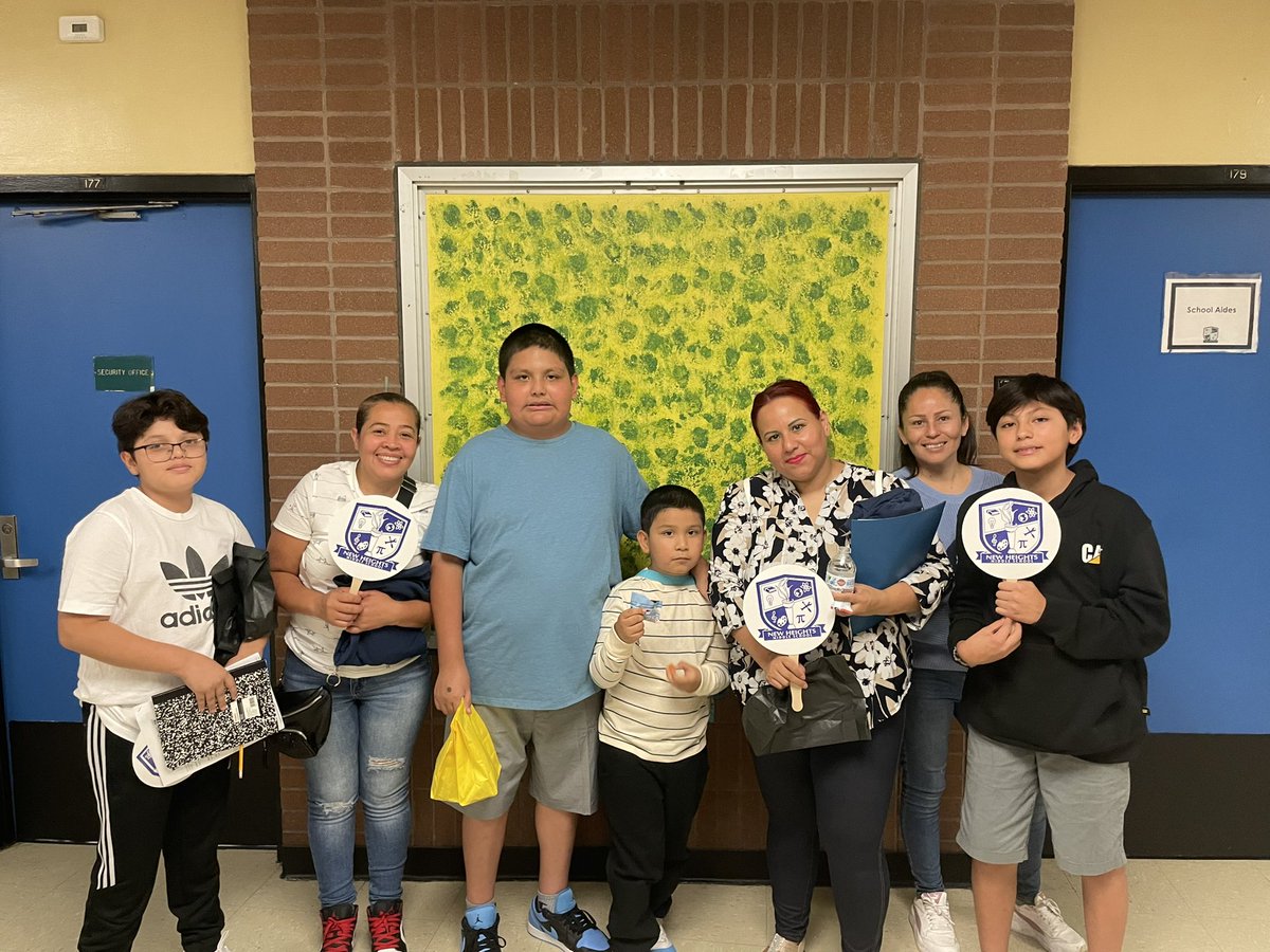 newheightsms's tweet photo. 🌟 Thank You for an Incredible Back to School Orientation Day! 🌟Today, we had the privilege of welcoming 70 scholars and their families to our Back to School Orientation, and it was nothing short of amazing!
#BackToSchoolNYC #greatthingscsd17
#CommunitySchoolsNYC
#NHMS https://t.co/ea0DgWSFXl