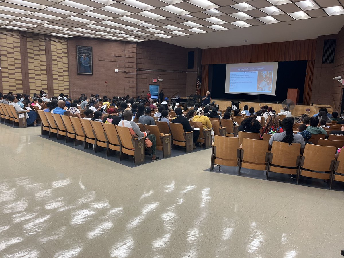 newheightsms's tweet photo. 🌟 Thank You for an Incredible Back to School Orientation Day! 🌟Today, we had the privilege of welcoming 70 scholars and their families to our Back to School Orientation, and it was nothing short of amazing!
#BackToSchoolNYC #greatthingscsd17
#CommunitySchoolsNYC
#NHMS https://t.co/ea0DgWSFXl