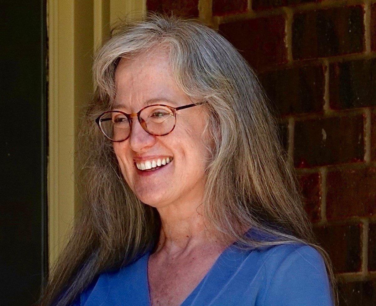 Biggest congratulations to Dawn T. Robinson, who received the 2023 Lifetime Achievement Award from the American Sociological Association’s Sociology of Emotions Section! This distinguished career award is given every other year to someone with a body of scholarly work of