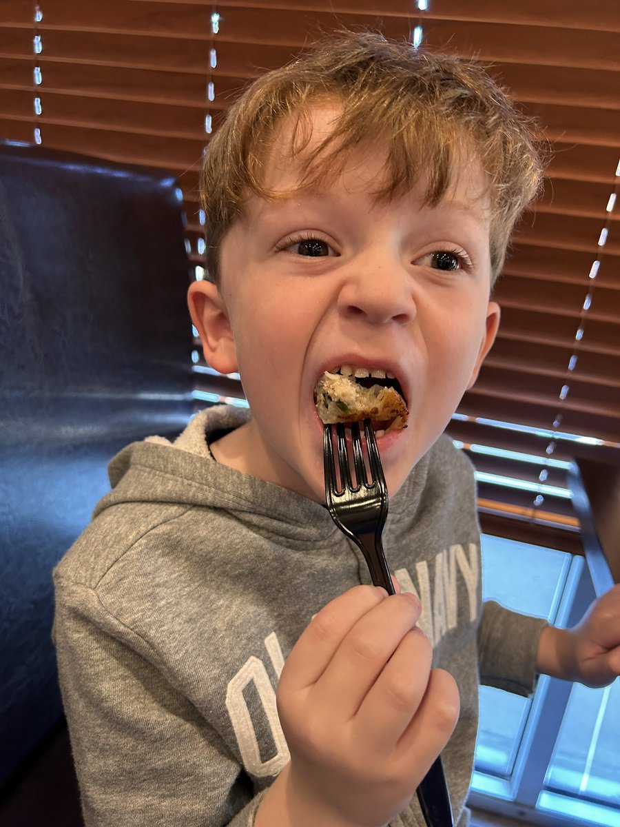 Genna Cajio tweet media