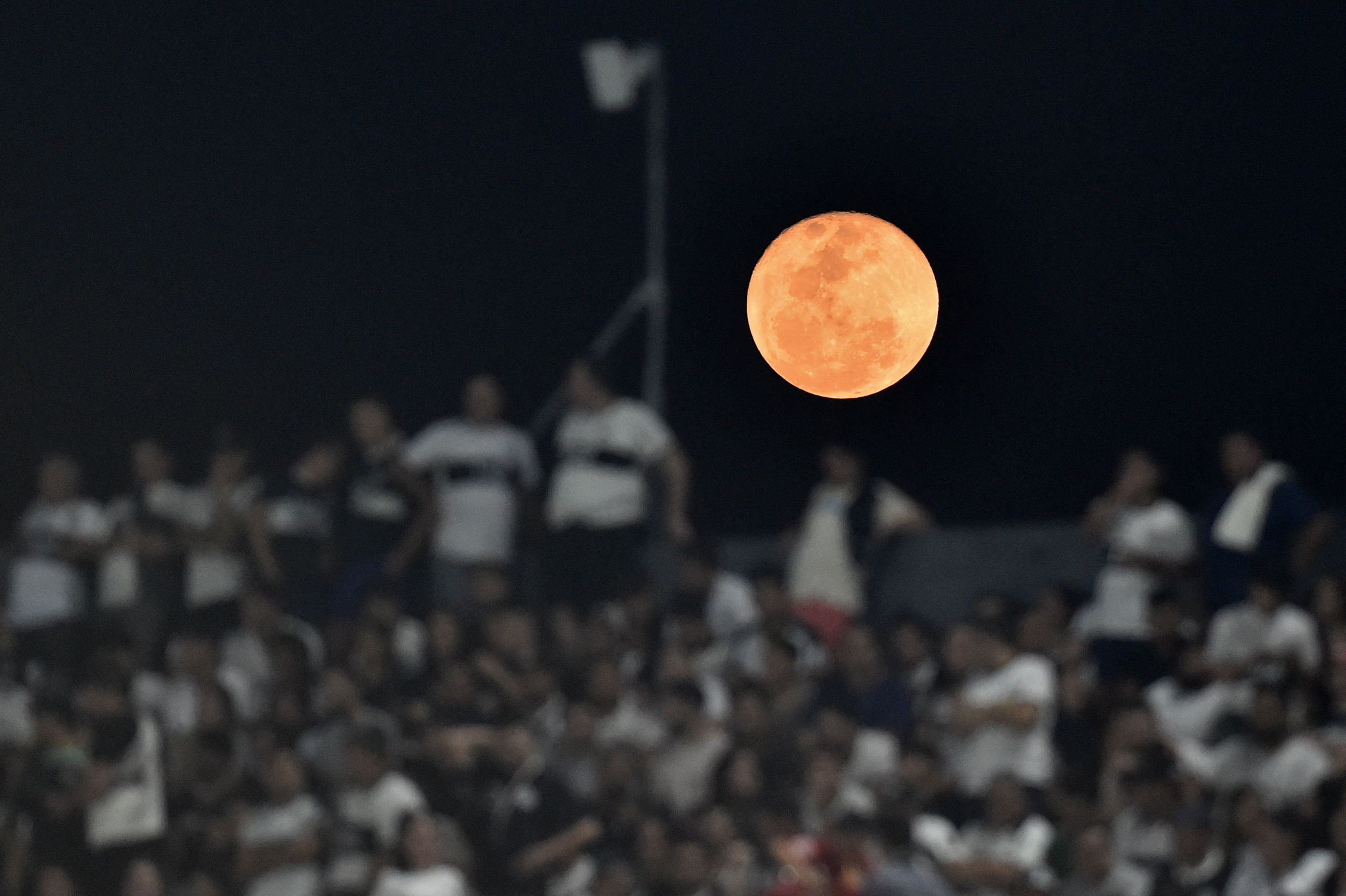 CONMEBOL Libertadores - ⏱️ Que noite no Defensores del Chaco