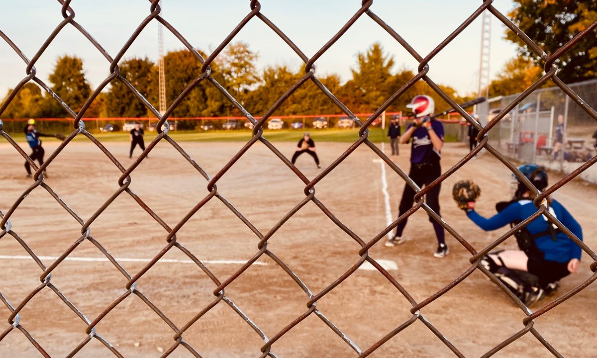 BayshoreFred's tweet photo. Semifinal #GreyBruceLadiesFastball underway at #Allenford. Desboro Royals hosting Port Elgin Devils. Winner tonight advances to Championship Final September 7 vs Allenford Gators @NewsBayshore. #ImWorking https://t.co/FdX29w6XHJ