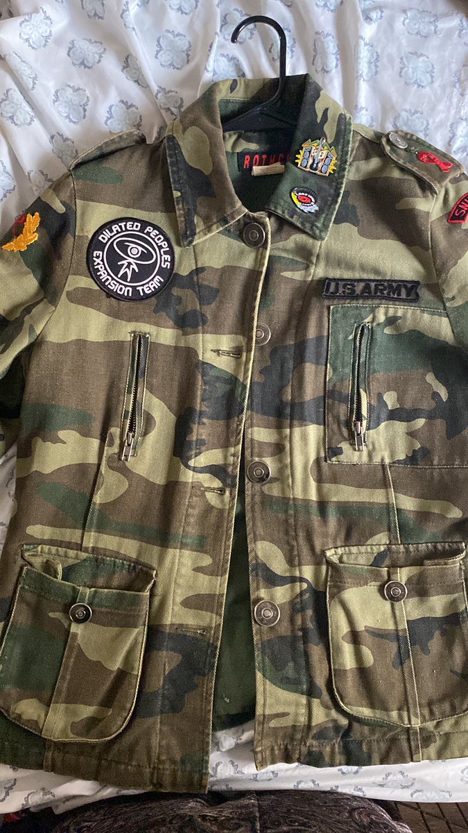 msfathom's tweet photo. This is NOWHERE NEAR finished! 

I bought this army jacket in my more “slender” days lmao decorated it myself! Those are hand sewn patches! Onyx &amp; Dilated Peoples! 

Imagine walking behind someone with this on #BACDAFUCUP lmao #rudegyal @ONYX_HQ #themadfaceinvasion https://t.co/0CPnxuuM0P