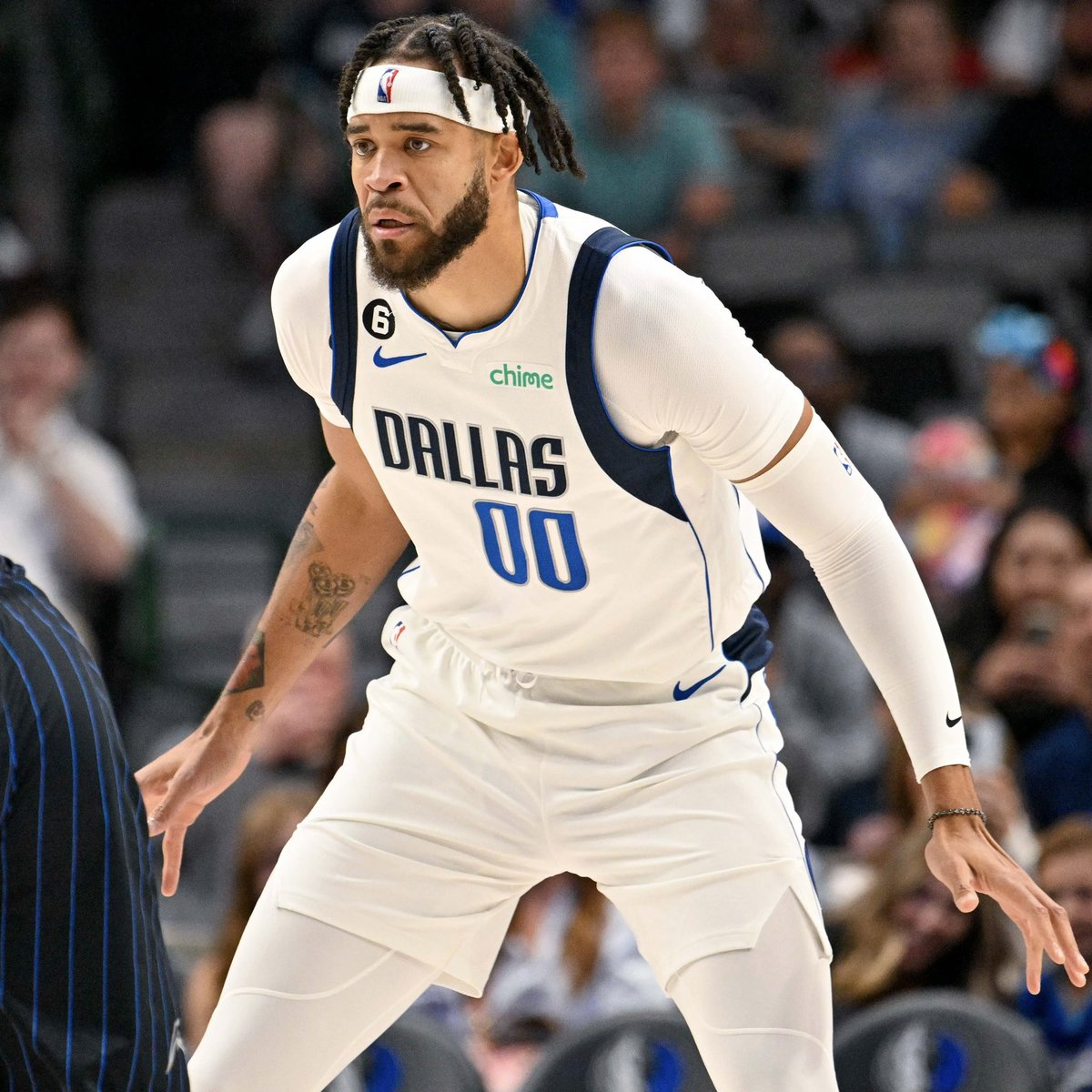 ShamsCharania's tweet photo. Three-time NBA champion JaVale McGee is signing with the Sacramento Kings, sources tell @TheAthletic @Stadium. https://t.co/hWp1zEbCfS