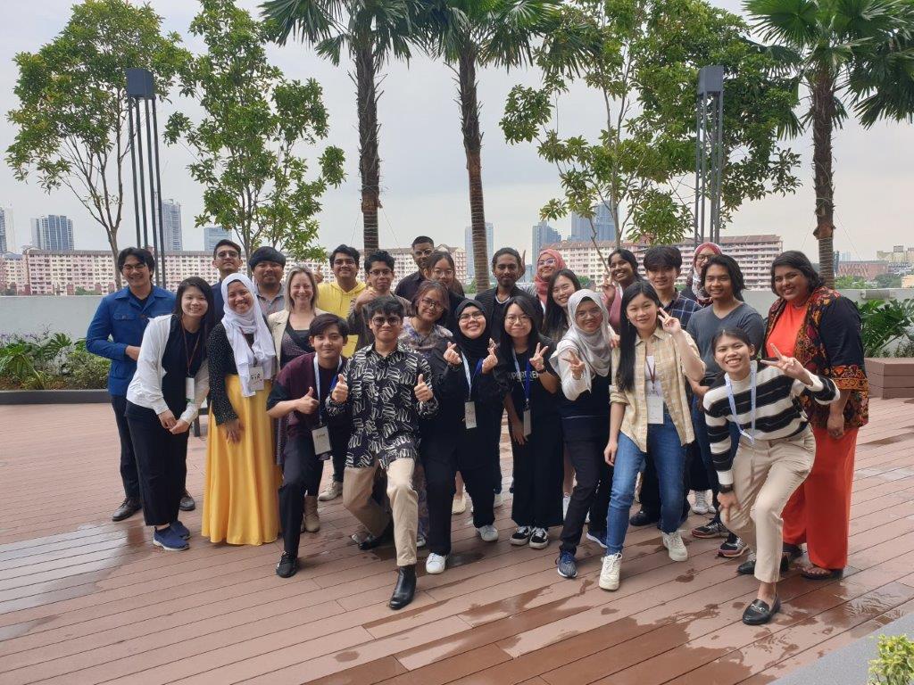 Passionate, bright youth learning about atrocity prevention &amp; designing their own social media campaigns to counter hate speech in Malaysia.
<a href="/APR2P/">APR2P Centre</a> proud to support this amazing program run by
<a href="/MCCHR/">Mayco</a> and to teach into the program alongside
<a href="/article19org/">ARTICLE 19</a> face to face this time!