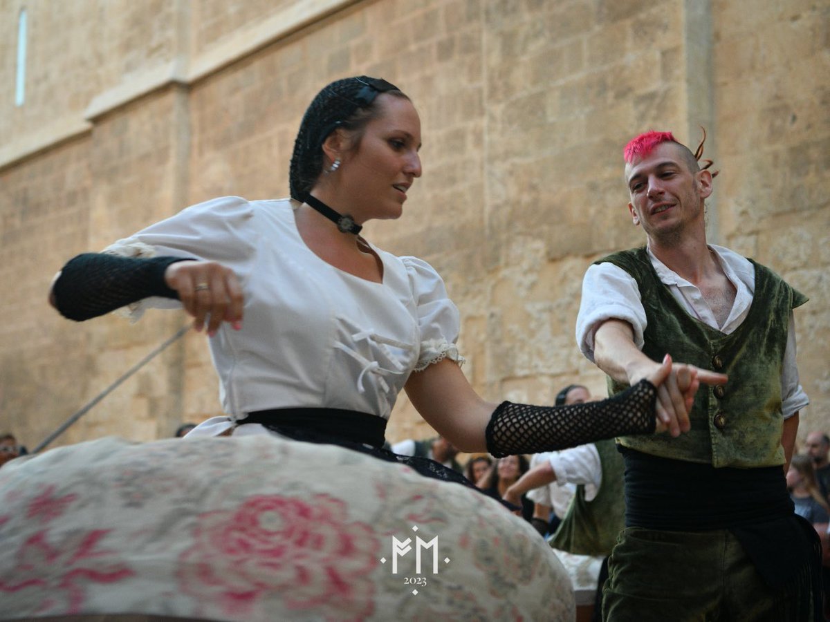 El Ball Pla ha batut un nou rècord de jotes. N'han fet un total de 10 sense relleus. Enhorabona <a href="/BallplaVP/">Ball Pla de Vilafranca</a>!

#fmvila #seràmàgica