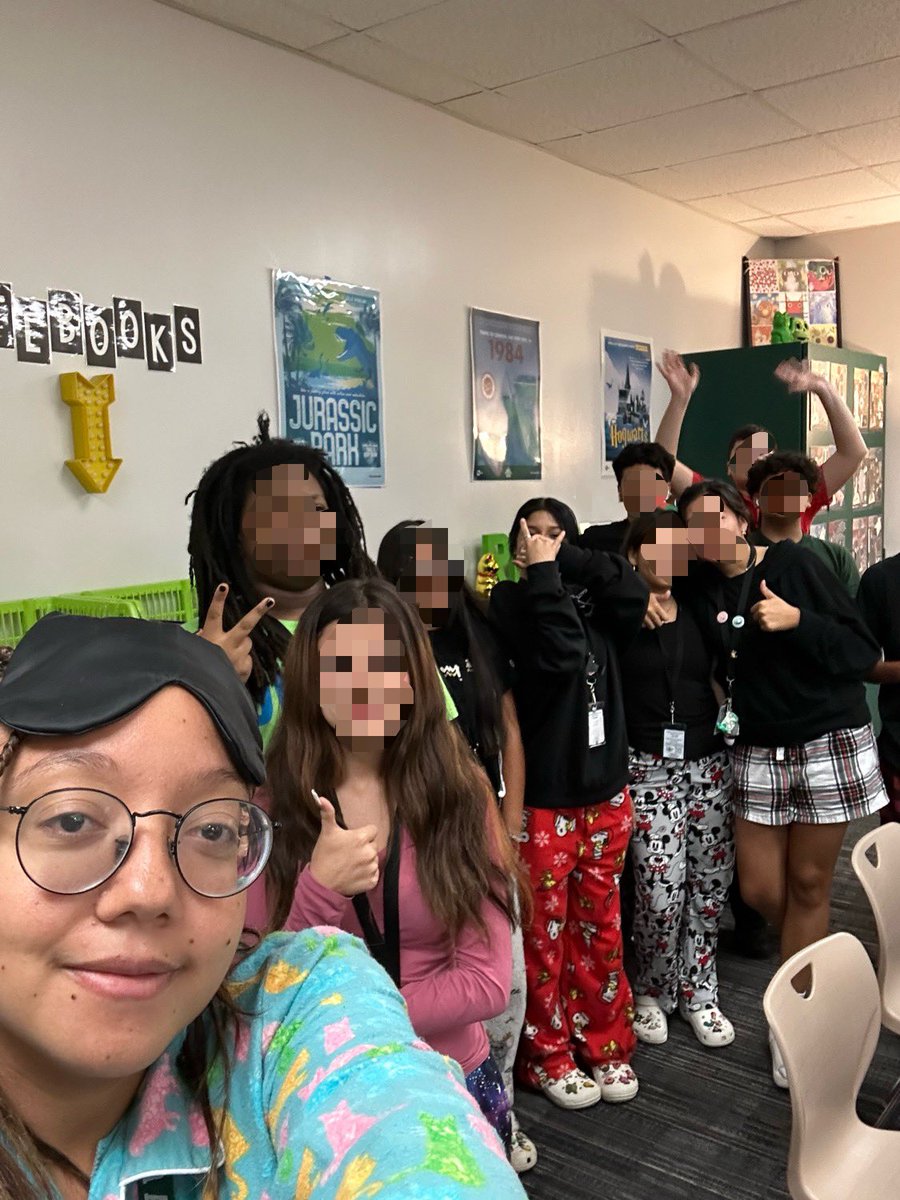 Applegate advisory knows that team spirit knows no bedtime. 🐏 #RPND <a href="/MCHS_Rams/">RamNation</a>