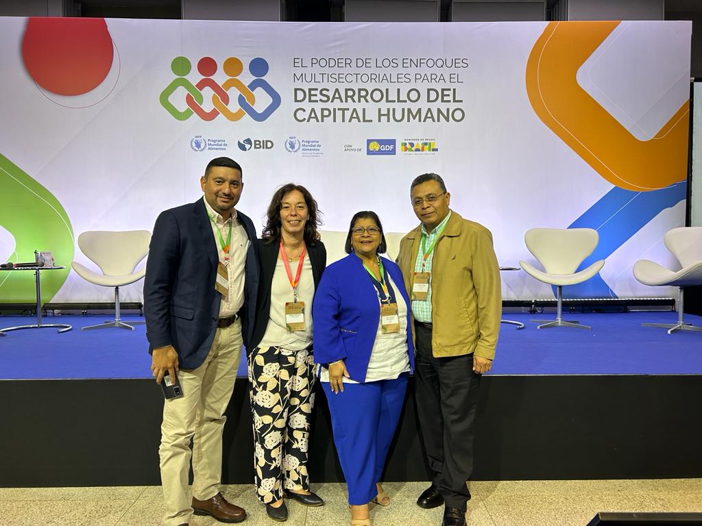 Delegación del Gobierno de Reconciliación y Unidad Nacional, conformada por Prof. @LilliamHerreraM, Ministra de Educación, Compañero José Aragón, Viceministro del MEFCCA y Compañero Erwing de Castilla, Asesor de Planificación del Ministerio de Hacienda y Crédito Público (1/2)
