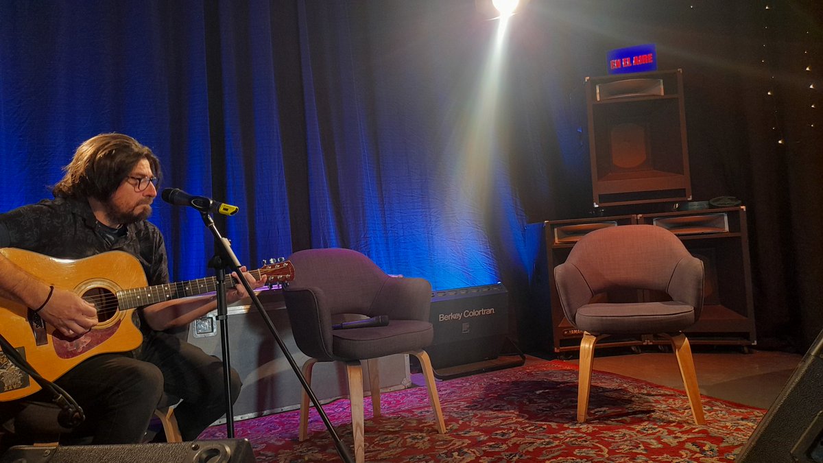 En minutos estamos al aire en <a href="/teleferosario/">Telefe Rosario</a> con <a href="/marinagnapoli/">Marina ♡ Napoli ✨✨</a> 📺 🎶 

rosario.mitelefe.com/vivo