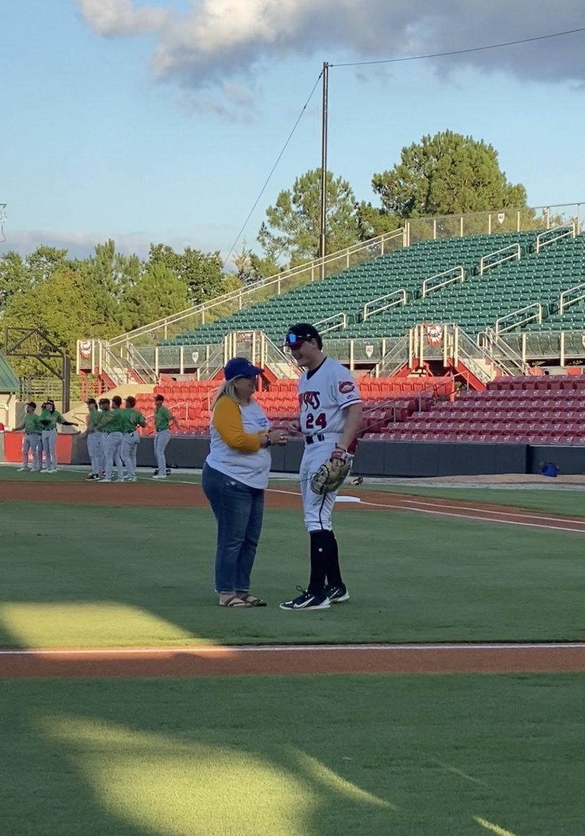 DurantRoadES's tweet photo. What a great event tonight at the Carolina Mudcats game! Our chorus did a wonderful job singing the National Anthem. Ms. Hartley threw the first pitch. Campbell tossed the coin. And…. They donated $1,590 to our school!! https://t.co/E4cTTp83nh