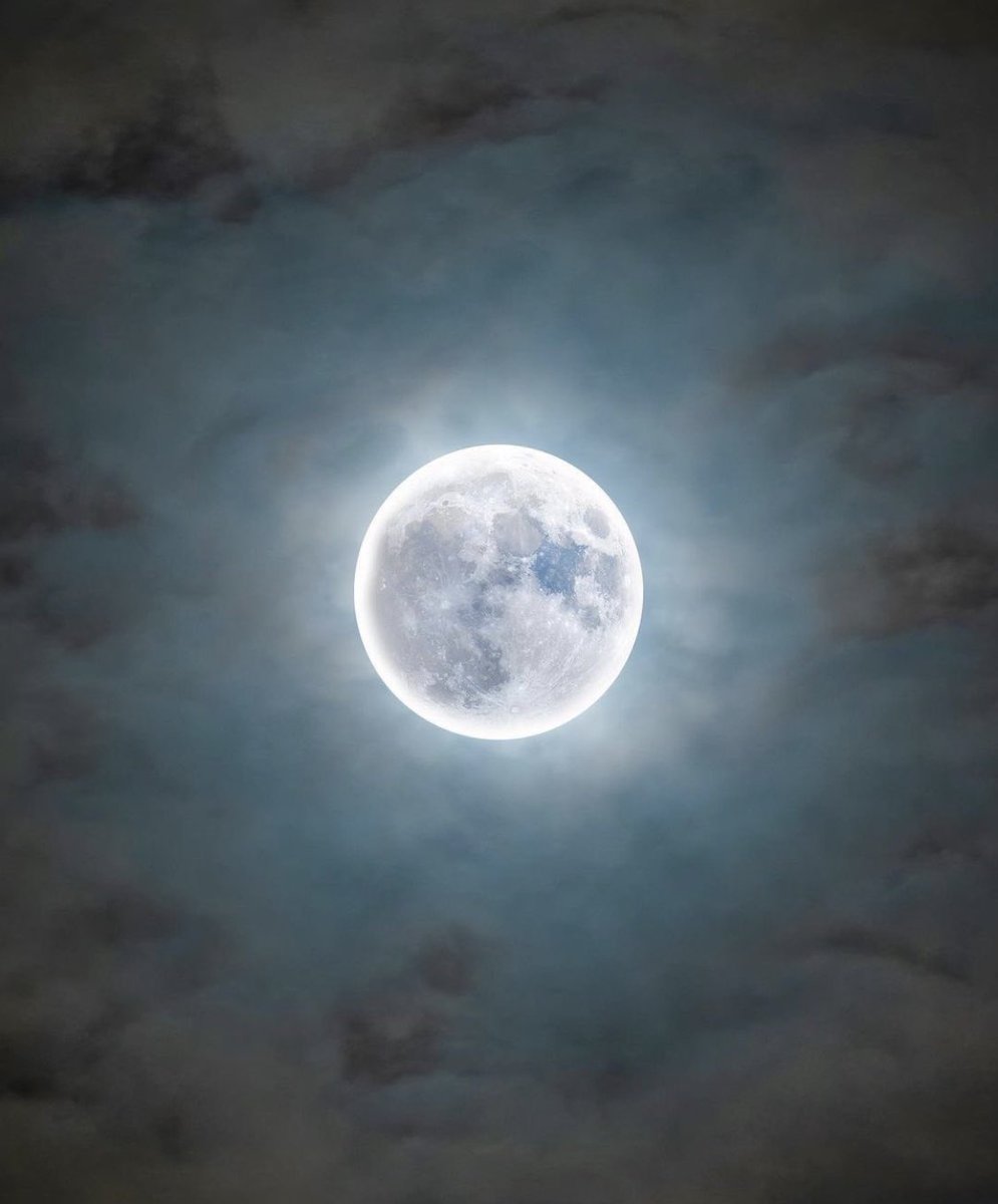 KyeremSmith's tweet photo. #BlueMoon2023 #BlueMoon #moon #moonlovers https://t.co/h0dZqgSQMI