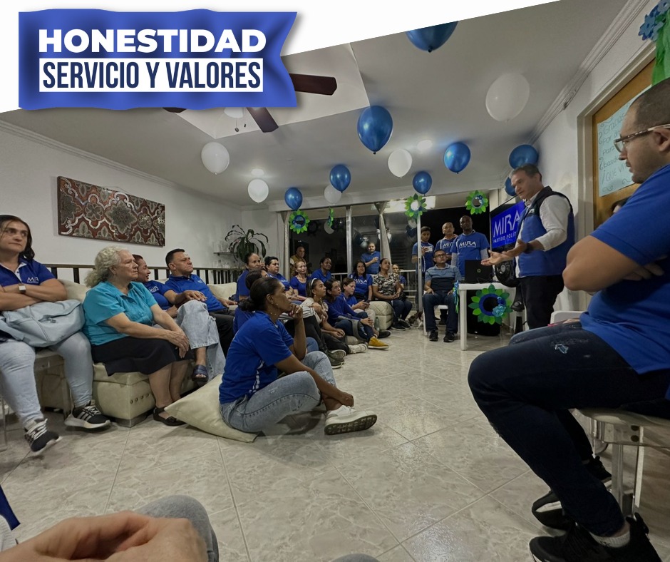 MontoyaAnibalF1's tweet photo. 🌟📸 Un Encuentro Significativo en el Barrio Florencia 📸🌟
Una jornada enriquecedora en el corazón del Barrio Florencia de la Comuna 5. Nuestro candidato Aníbal Flórez se reunió con la comunidad para escuchar sus voces y compartir perspectivas.

#ComunidadUnida #AníbalParaJAL85 https://t.co/aze976FHIp