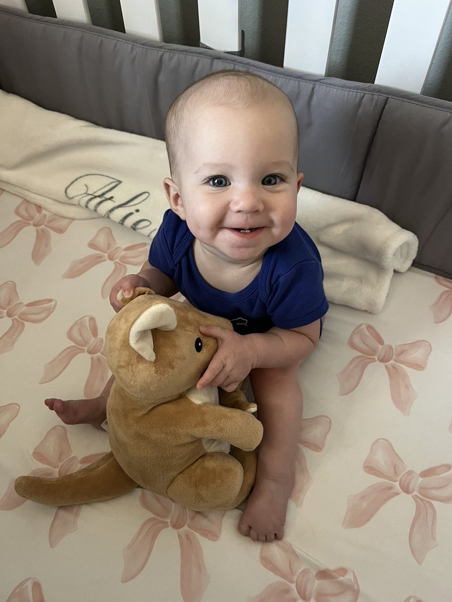LoganCrane15's tweet photo. We’re ready to #Chomp from Mississippi! Looking forward to a great year of @GatorsFB! Excited to introduce our little #Gator cheerleader to her first season.
#GoGators #ChompChomp #SeasonKickoff #GatorFootball https://t.co/epovg38vYn