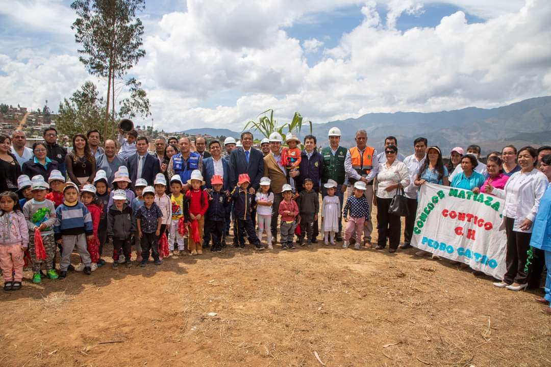 GoreAmazonas's tweet photo. 🔵En un esfuerzo por fortalecer la infraestructura de atención médica en la región, la gestión del gobernador Gilmer Horna Corrales, ha colocado la primera piedra para la ampliación y construcción de nuevos ambientes en el Puesto de Salud Pedro Castro Alva
#NuestroDeberEsServir https://t.co/jvcENr1ldS
