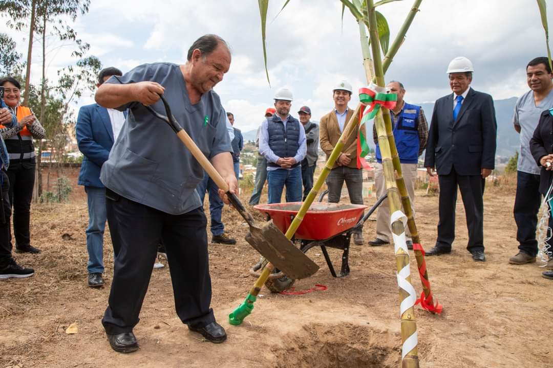 GoreAmazonas's tweet photo. 🔵En un esfuerzo por fortalecer la infraestructura de atención médica en la región, la gestión del gobernador Gilmer Horna Corrales, ha colocado la primera piedra para la ampliación y construcción de nuevos ambientes en el Puesto de Salud Pedro Castro Alva
#NuestroDeberEsServir https://t.co/jvcENr1ldS