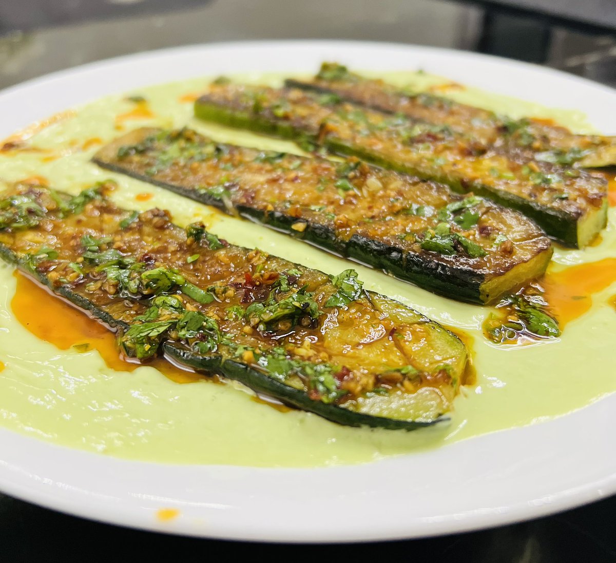 This Texas heat has been draining &amp; unusual 🥵
Zesty roasted zucchini on chilled herbed greek yogurt + 🥑is so soothing!

#comesoonfall