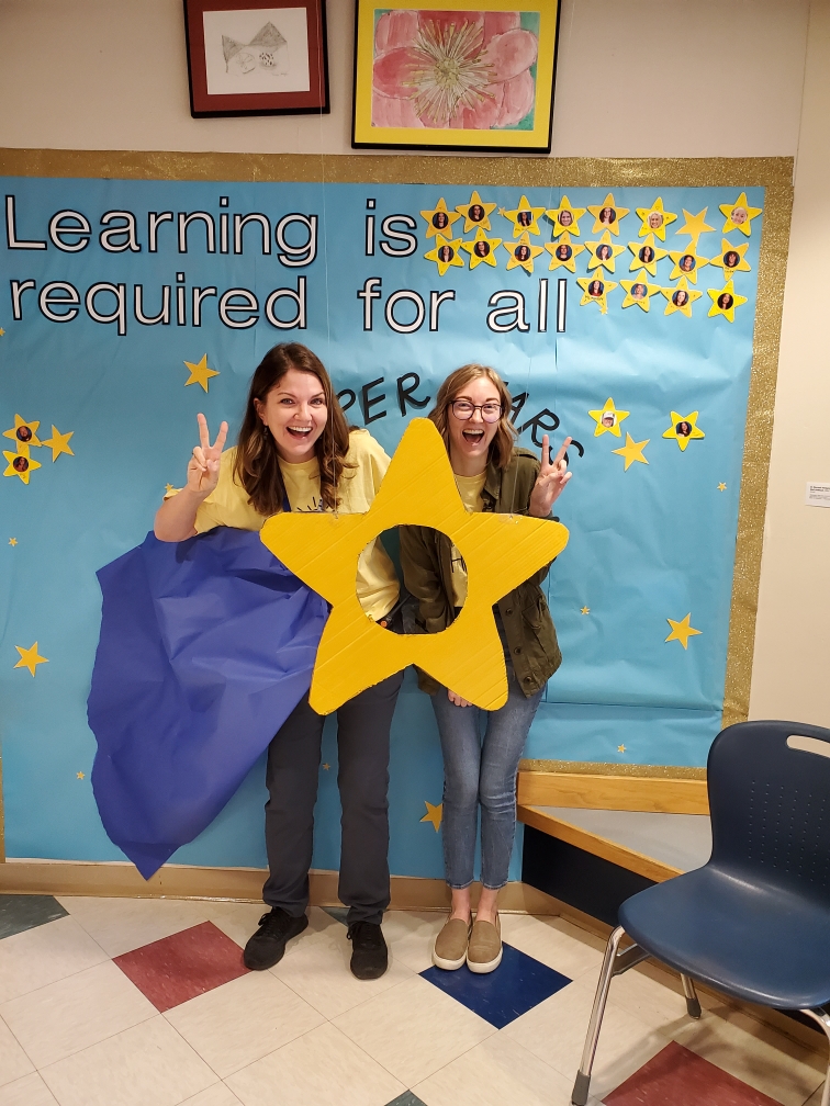 PullmanSD's tweet photo. Amanda Ingram (R) & Stephanie Newman (L), CORE+ Teachers at Sunnyside, welcome new students to their first day! #superstarstrong #PROUD2bePSD #PSDback2school π β https://t.co/mtq3C5I7be