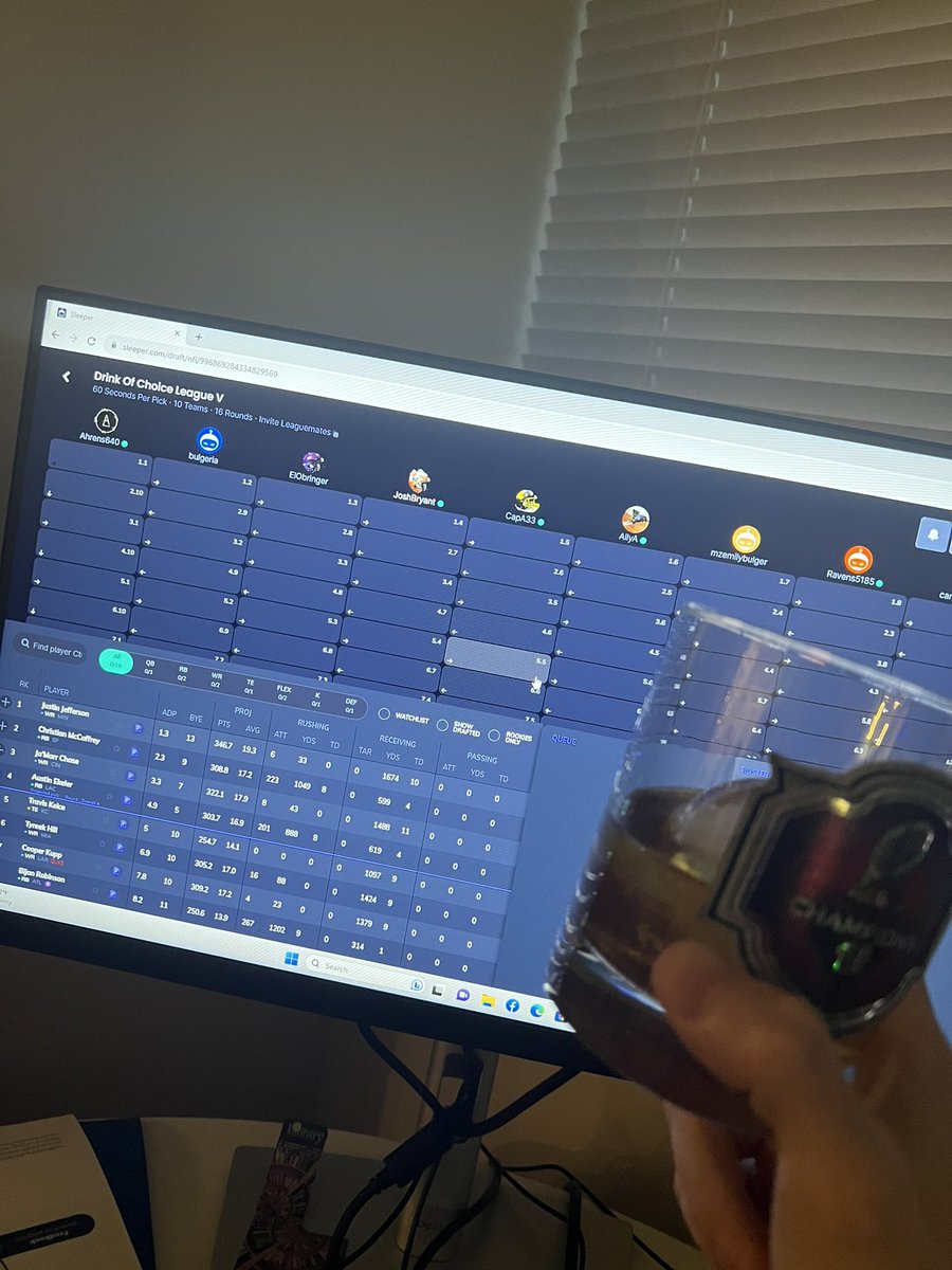 JBryant14's tweet photo. Gonna be one hell of a night. ๐#DrinkAndDraft ๐คท๐ปโโ๏ธ https://t.co/LuUoNyCIWi