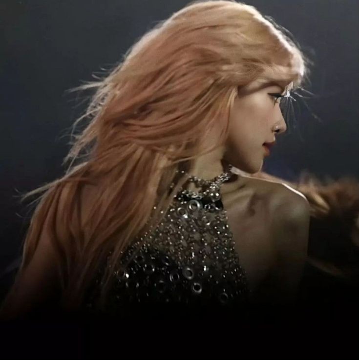 Roskudurtur1's tweet photo. 🦁 #rosé https://t.co/PcwQbiJsjo