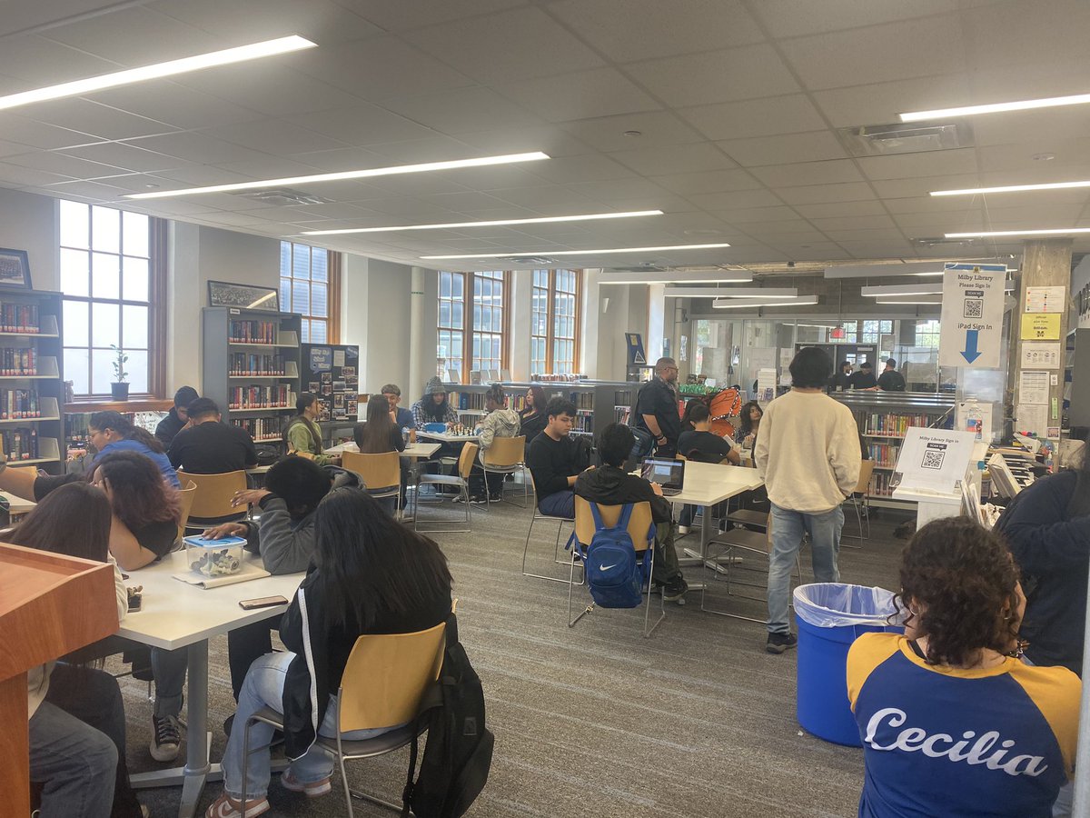 Milby HS Library ♥️📚📖 📝🌱🌎🌳✌️🦋♻️🐱🐶 tweet media