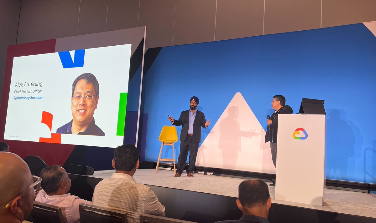 What an amazing week at #GoogleCloudNext! It was a blast catching up with customers, partners and colleagues. Thanks to all who attended our theater presentations, panels and breakout sessions to discuss all things #security, #infrastructure and #cloud. See you next year! 👋☁️