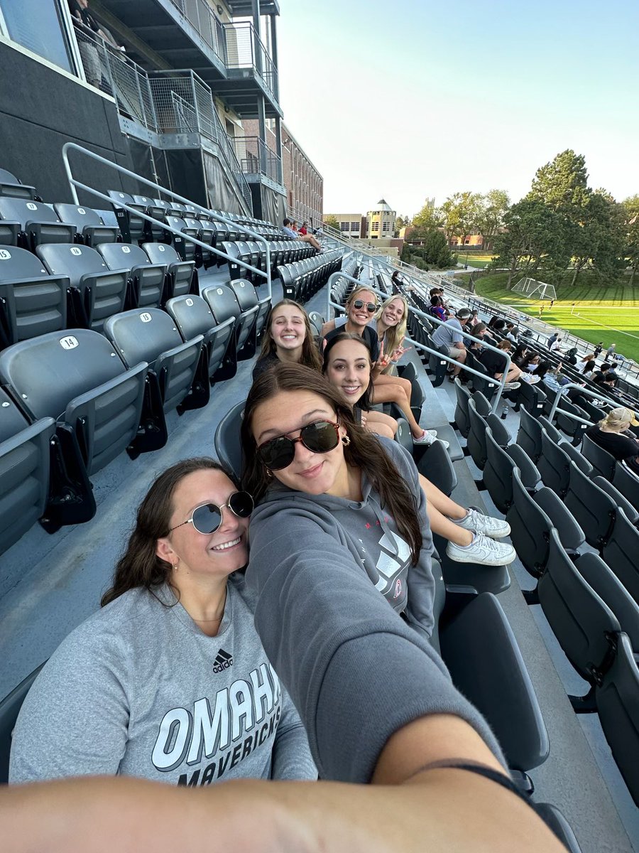carinamonroe13's tweet photo. @OmahaSWM is supporting @OmahaWSOC!! go mavs! @OmahaSAAC https://t.co/JmTmL7xO9A