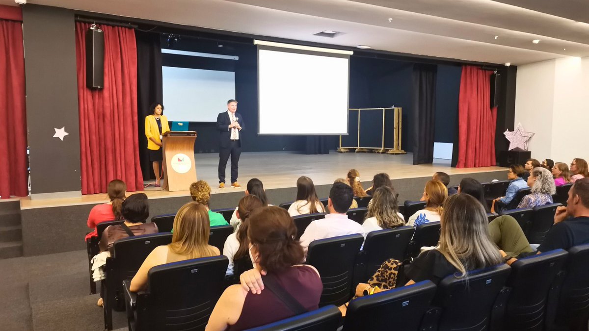 METSchoolPanama's tweet image. This week was Secondary parents’ turn to visit the #METcampus for the Back to School Open House!
It was great to build connections, put faces to names, and get the school year off to a great start!
#METschoolPanama #NordAngliaEducation #CreateYourFuture #METmagicMoments