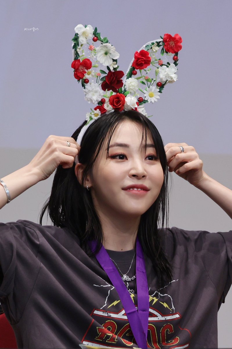 moonbyul pics tweet media