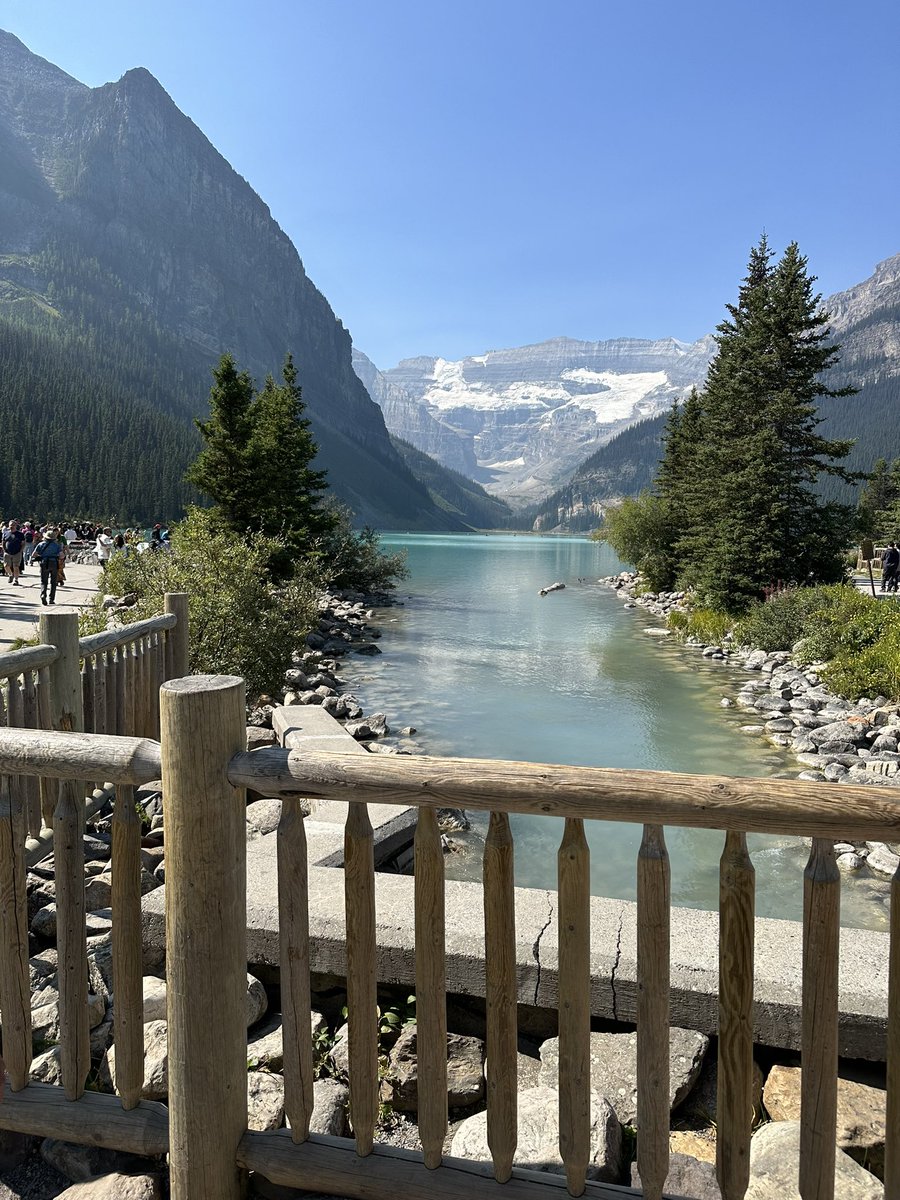 AlisaCuff's tweet photo. Beautiful Lake Louise https://t.co/Bl9d221ptw