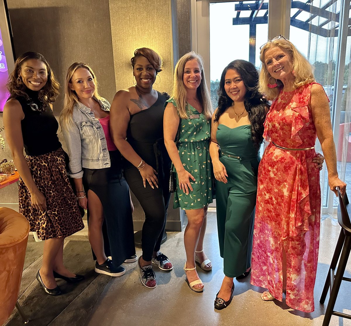 I wanted to take a moment to express my deepest gratitude for the incredible women I had the privilege of connecting with throughout the month of August.

It has been an absolute blessing to cross paths with so many inspiring and empowering women who are making it happen. 💗🌺