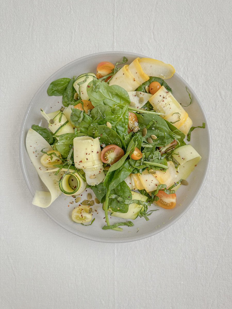 Zucchini Ribbon Salad.

Today’s end-of-summer lunch.

#recipe here: instagram.com/p/CwoNqgArzFZ/…
