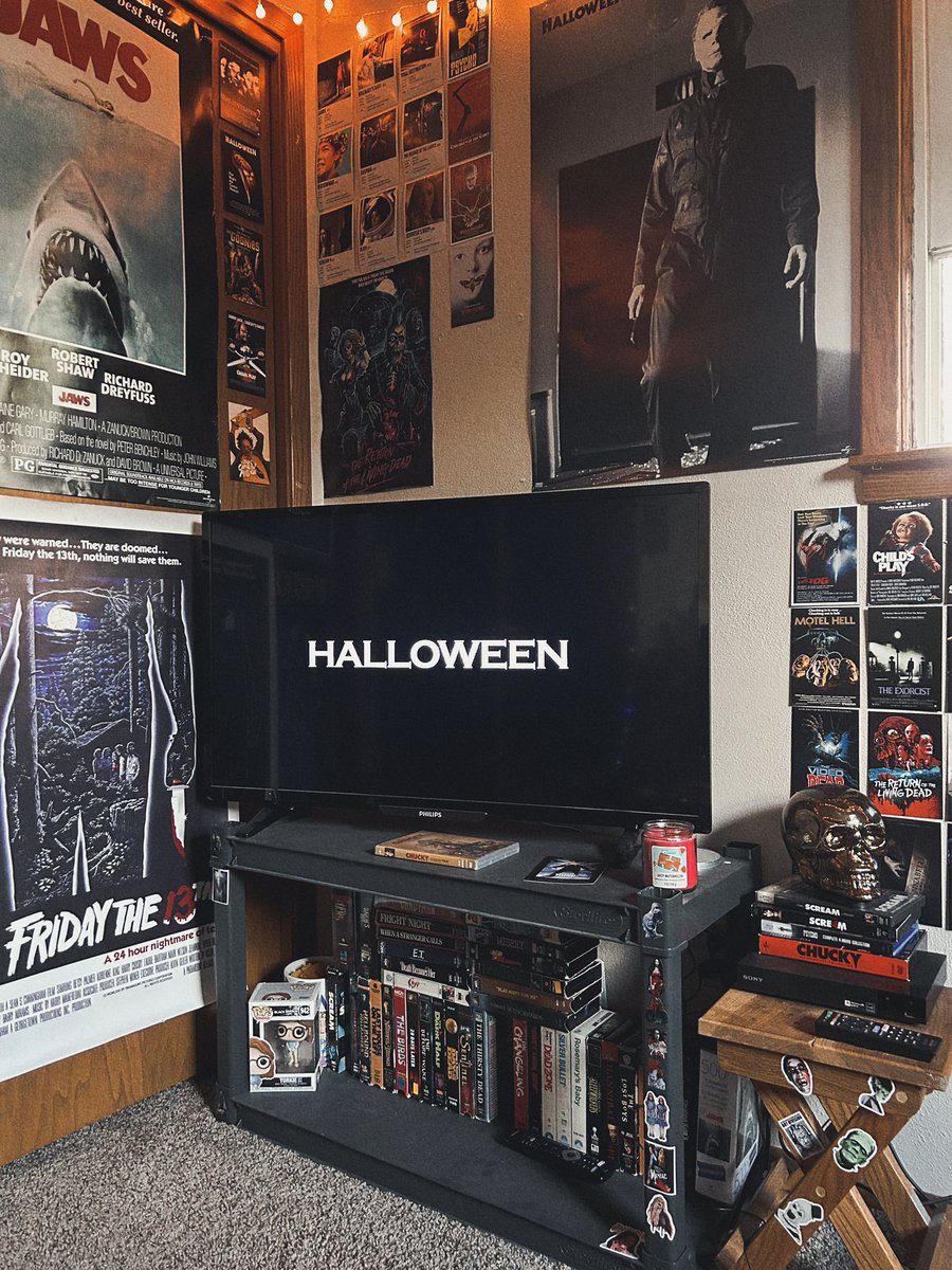 supremevhs's tweet photo. Now watching: 

Halloween (2007) https://t.co/kuY9coSqMl