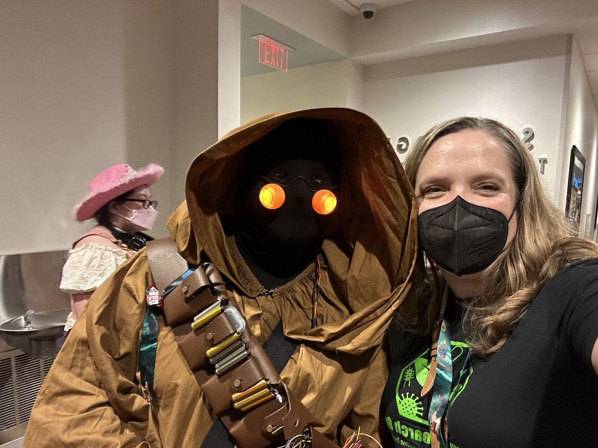 QuaveEthnobot's tweet photo. And it begins! Great kick-off for the science track tonight at @DragonCon @dconscitrack !! Come see me at the con! My final schedule is posted below. #DragonCon2023 #science #QuaveLab #scicomm #ATL🐲🌿⚕️ https://t.co/dgBMYb5Rap