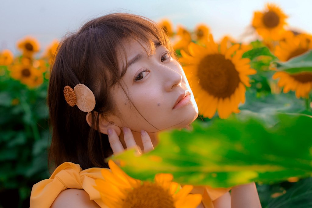 R205STi's tweet image. 強い眼差し👀🌻

model:夢乃ふわる（@yf555555 ）

#canon #EOSR6mark2 #tamron35150mmf2840
#遠藤ファーム #endo_farm