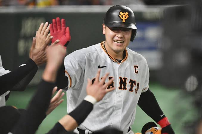 Yakyu Cosmopolitan on X: "My NPB August Team of Month C: Shingo Usami 1B: Yuma Tongu(2) 2B: Shugo Maki(3) 3B: Kazuma Okamoto(3) SS: Hayato Sakamoto(3) OF: Kensuke Kondoh(3) OF: Koji Chikamoto(3) OF: