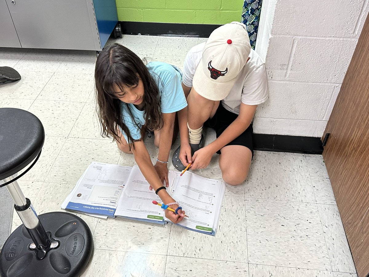 Mrs_Vargo's tweet photo. My happiest moments are when my students can go and teach a peer. #Proud2BD23 #iteachfifthgrade #workingtogether https://t.co/Yddw6hE95j