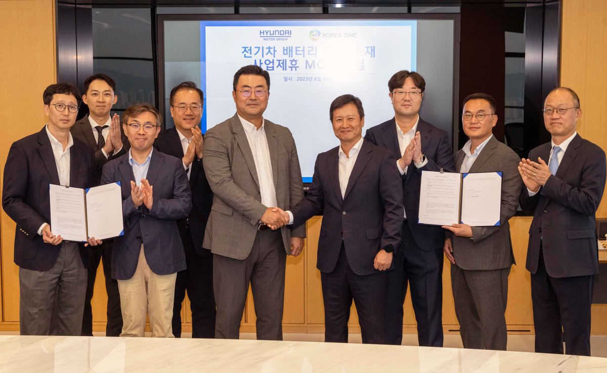 #Hyundai Motor Group anunció la firma de una asociación de entendimiento con #KoreaZinc, la cual incluye el abastecimiento, procesamiento y garantía de suministro de #niquel y materiales para baterías, así como la exploración de nuevos #negocios, entre ellos el #reciclaje de…