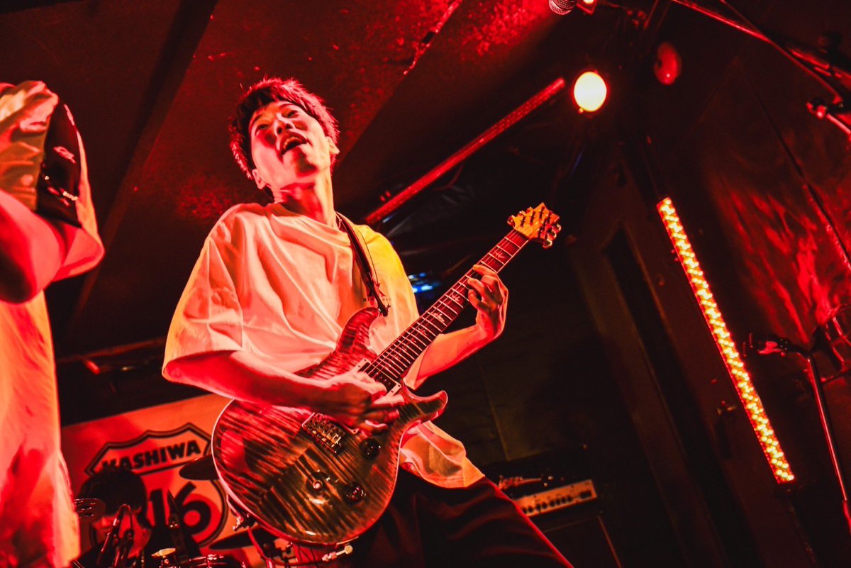 NIXCHAIN_BAND's tweet photo. 【📸Live Photo📸】
2023/8/26 柏616
柏616&柏04 pre. STRIKES BACK!!!!!
Photo by @yuuki_camera_
#NIXCHAIN https://t.co/xT1B3BtYJg