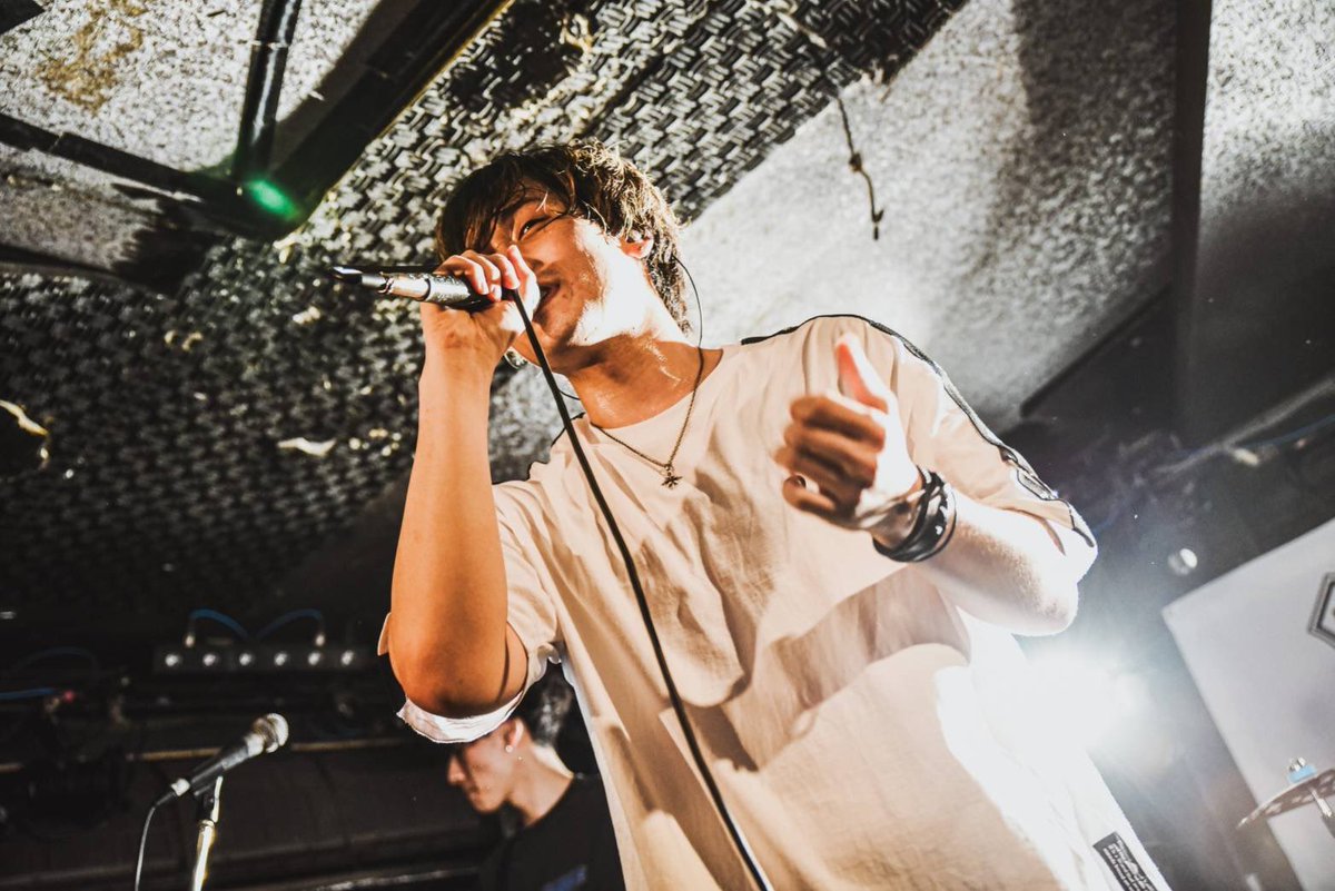 NIXCHAIN_BAND's tweet photo. 【📸Live Photo📸】
2023/8/26 柏616
柏616&柏04 pre. STRIKES BACK!!!!!
Photo by @yuuki_camera_
#NIXCHAIN https://t.co/xT1B3BtYJg