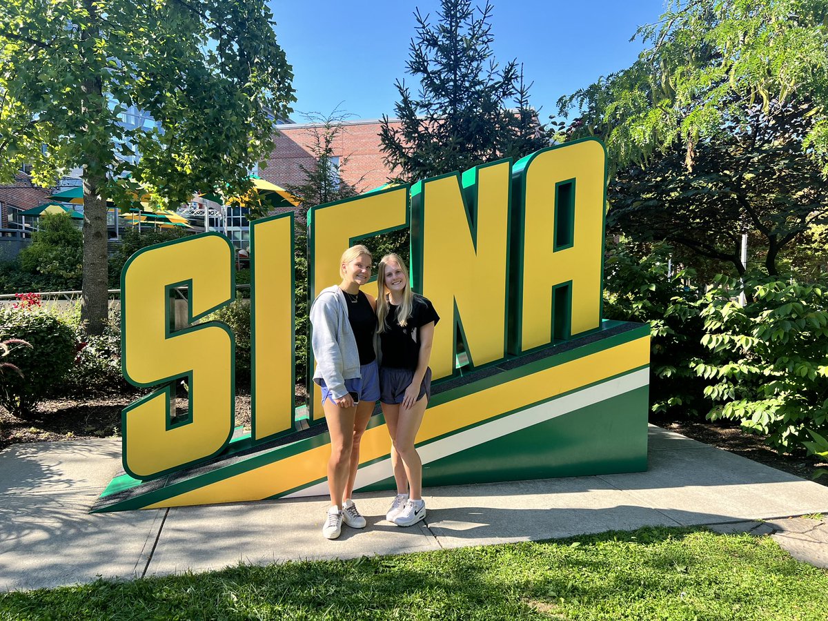 DavidNieman19's tweet photo. Move in day for Kole and  Elizabeth.  Thank you for the warm welcome from all! @SienaWLax https://t.co/UtlpyHvD5S