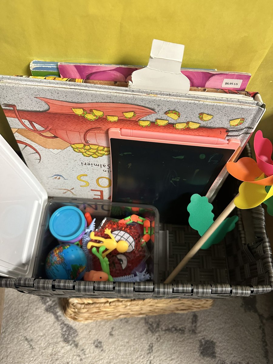 consejeramichel's tweet photo. Before & After of @graciela__gomez calming area! I had so much fun being able to create a calming corner in her classroom.
I can’t wait to teach students how to use this space to help them emotionally regulate! 🧘🏻♀️💗
@LHSchools @laderapalma @LaderaPalmaPTA #lhcsd #DIAcademy https://t.co/FKnYGvpoEY