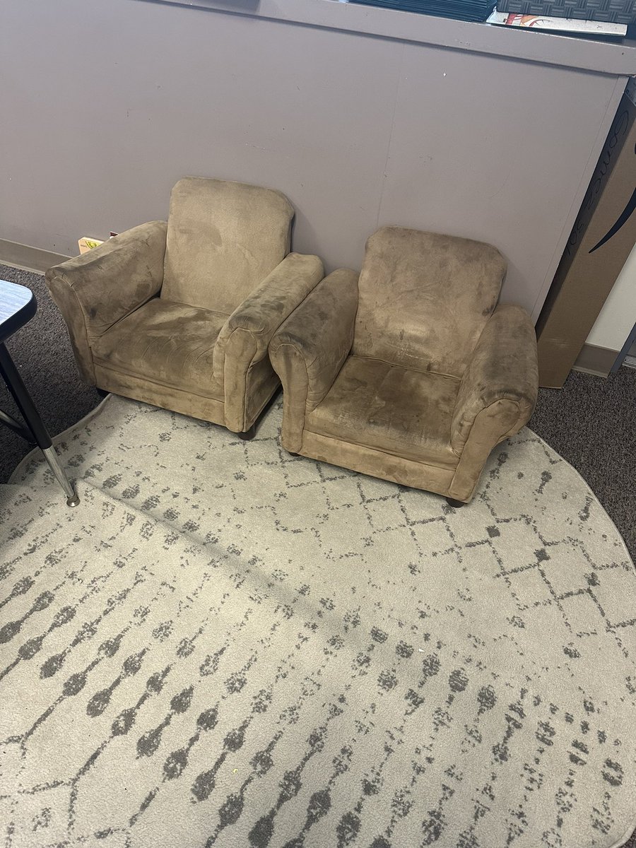 consejeramichel's tweet photo. Before & After of @graciela__gomez calming area! I had so much fun being able to create a calming corner in her classroom.
I can’t wait to teach students how to use this space to help them emotionally regulate! 🧘🏻♀️💗
@LHSchools @laderapalma @LaderaPalmaPTA #lhcsd #DIAcademy https://t.co/FKnYGvpoEY