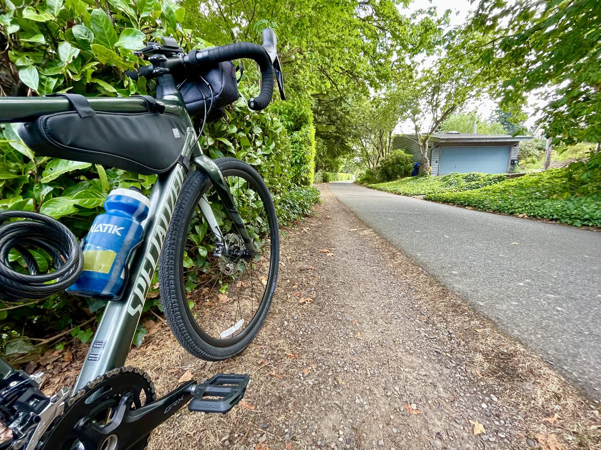 IanCrawford0's tweet photo. One last ride on the @iamspecialized Diverge before wrapping up year 2 of @thePCBS and heading home tomorrow!

#burkegilmantrail #bikes #bikingbankers #PCBSXers #PCBShashtagbattle https://t.co/8apetBdYiv