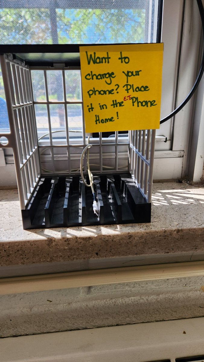 Thanks to <a href="/HuronPark/">Huron Park S.S.</a> Geography &amp; Science Sustainability Challenge we have 5 solar panel charging stations! 

Not only did Students discover they can charge cellphones, but they also charge our Chromebooks! 

<a href="/TVDSB/">Thames Valley DSB</a> <a href="/SDG2030/">SDG2030</a>