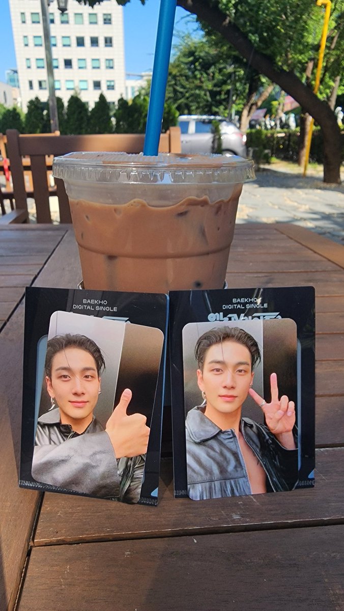RealDaybreak315's tweet photo. #백호 가 먹여주는 백다방ㅋㅋ
당보충하고 오늘도 응원법열일하겠습니다 https://t.co/2lx85aIvwg